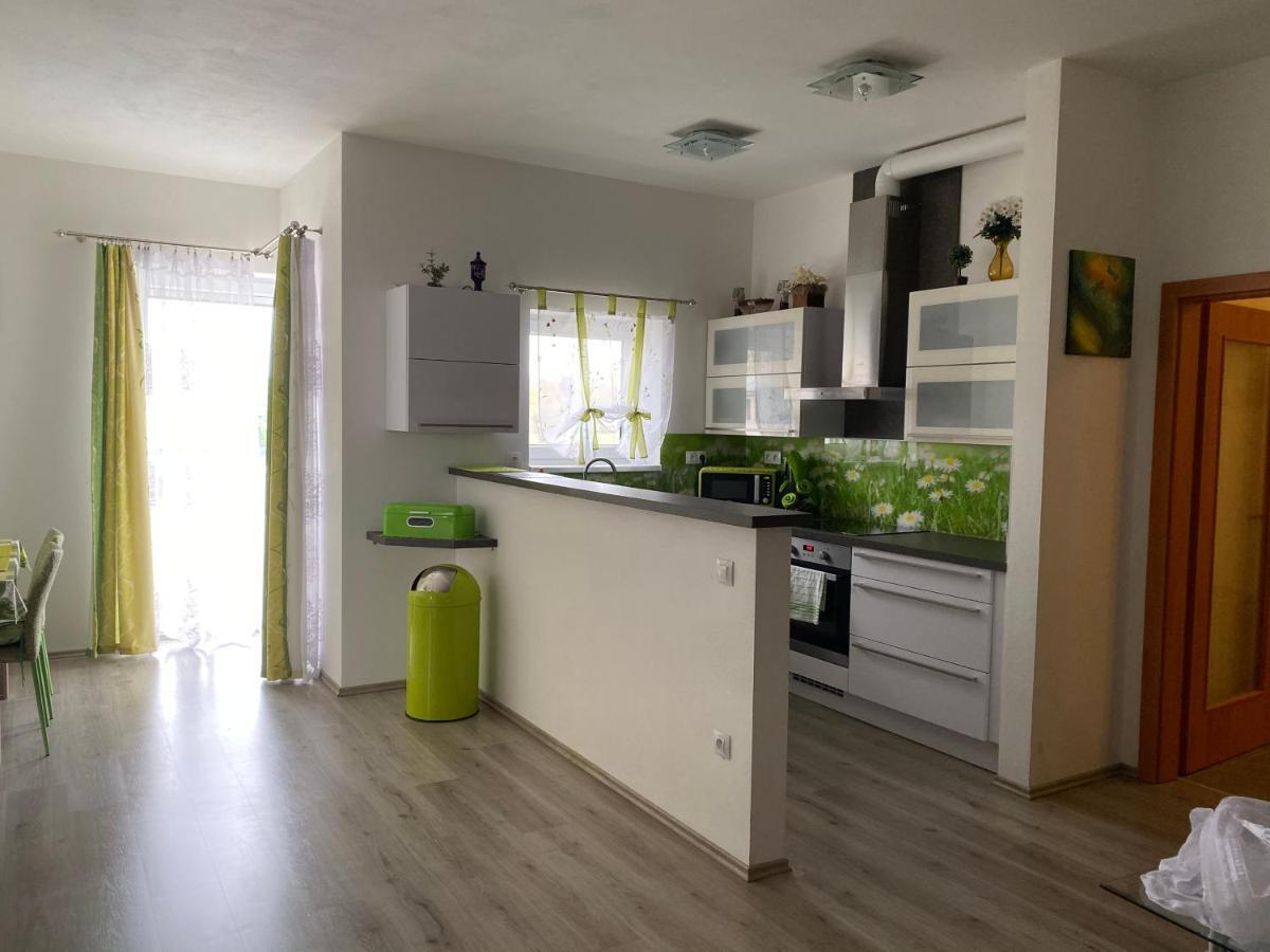 Apartman Na Lukach - Kopretina Тршебонь Экстерьер фото
